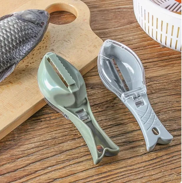 Use a Cover-Equipped Fish Scale Scraper Manual Fish Scale Remover Kitchen Fish Scale Scraper Manual Tool for Removing Fish Scales.