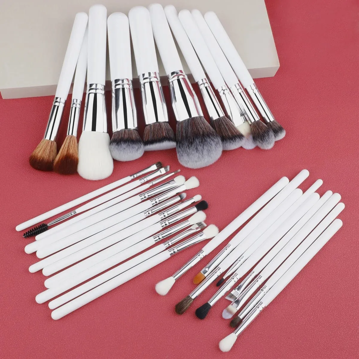 30 pçs conjuntos de pincéis de maquiagem artistas profissionais usando pincéis de mistura de contorno de olho angular alta qualidade escova branca personalizada