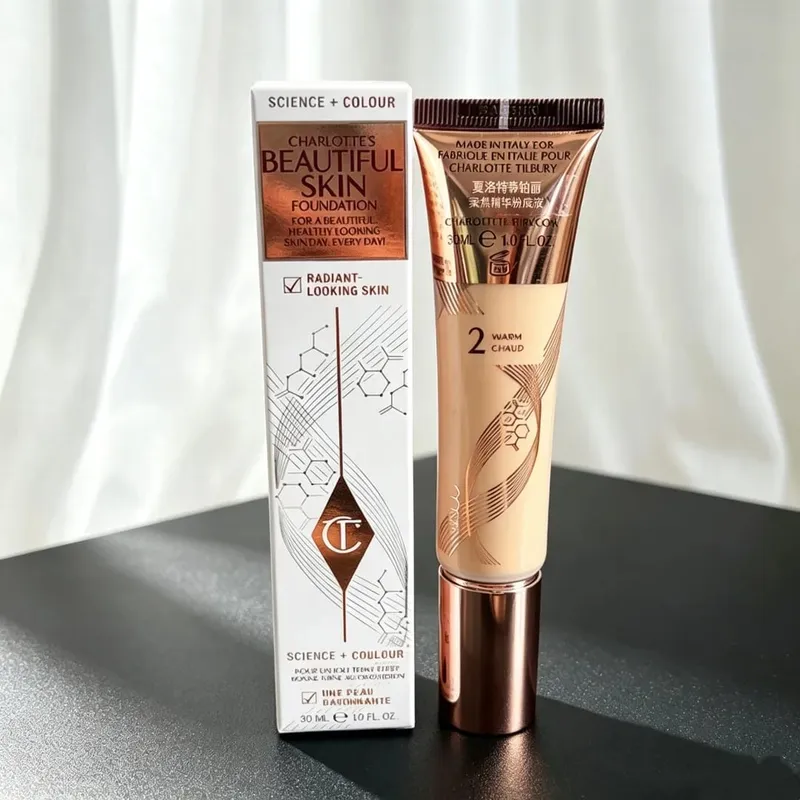 Charlotte Tilbury 玻尿粉底保濕中等遮瑕自然光澤 16 小時耐磨提亮遮瑕黑眼圈