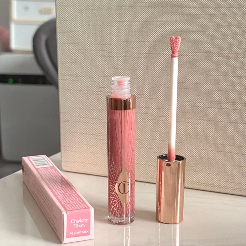 Charlotte Jelly Lip Gloss Alto Brilho Hidratante Volumizante Vitamina E para Uso Diário Gloss Bálsamo Natural Tilbury Cosméticos