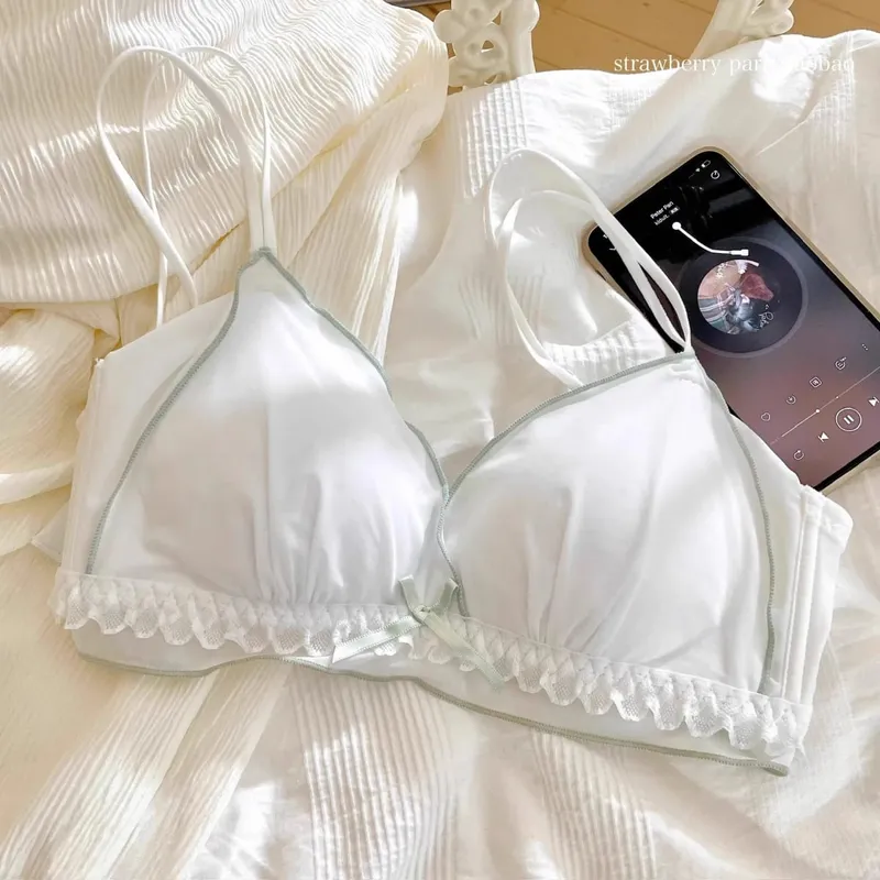 French thin cup girly lingerie no underwire small breast hold up no underwire sweet bra set
