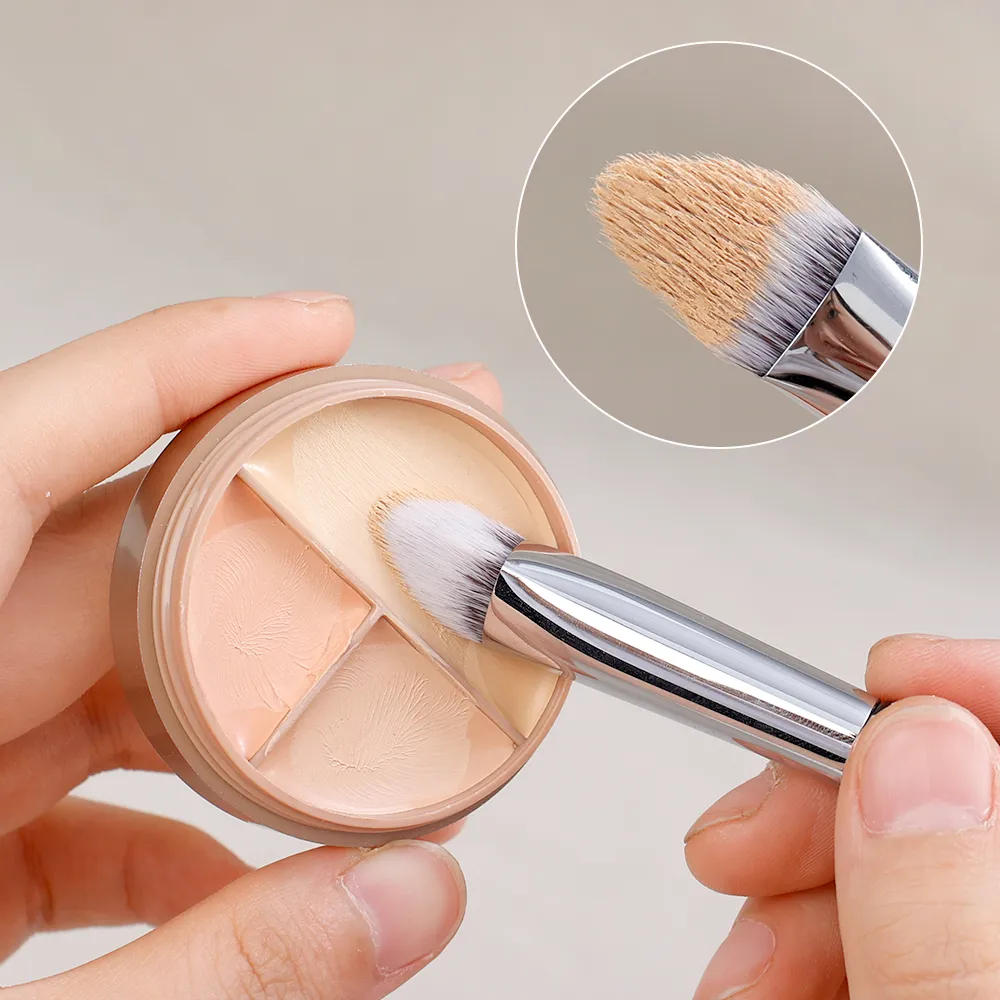 1Pcs Triangle Cone Concealer Brush Lacrimal Sulcus Cover Dark Circles Concealer Makeup Brushes Professional Makeup Beauty Tools