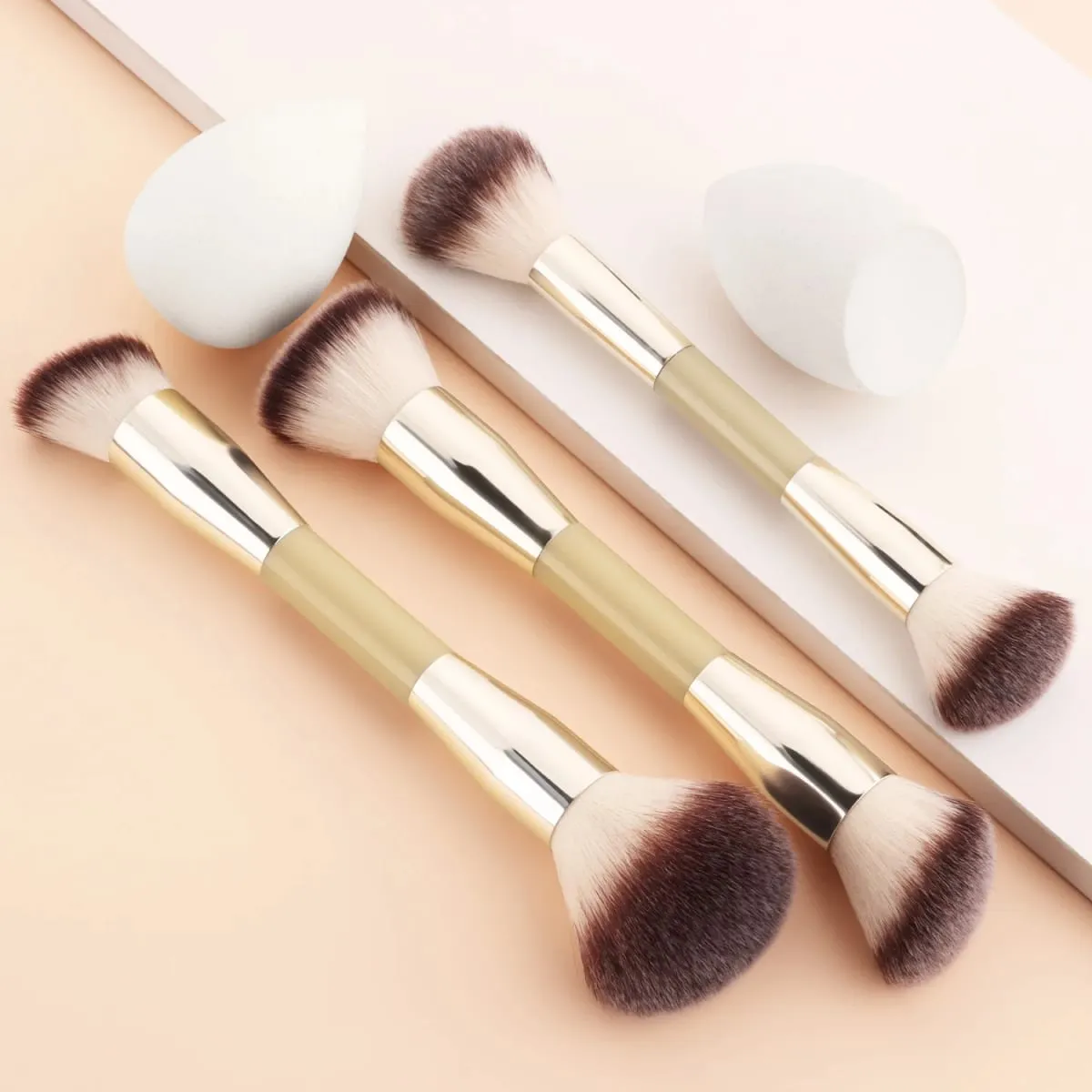 5 件組化妝工具套裝 3 個雙頭刷 2 個美容海綿用於粉底腮紅輪廓臉部化妝品套裝