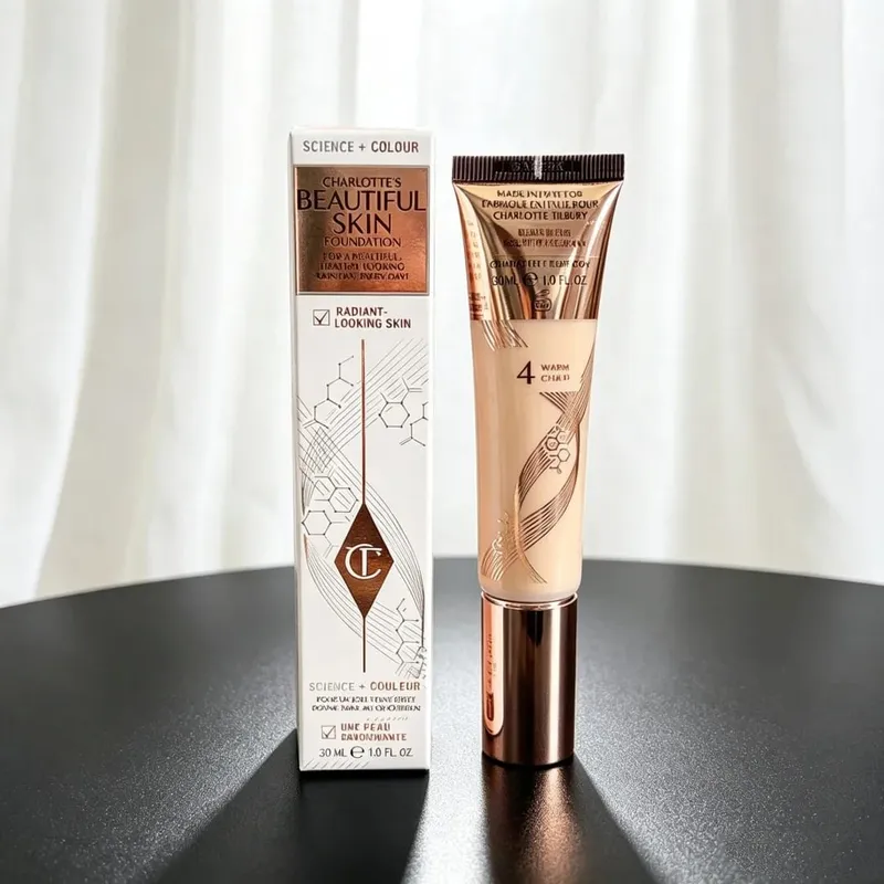 Charlotte Tilbury 玻尿粉底保濕中等遮瑕自然光澤 16 小時耐磨提亮遮瑕黑眼圈