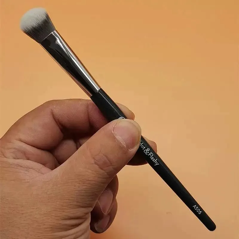1pc angular base líquida fundação pincéis de maquiagem contorno corretivo compõem escovas cabo de madeira vermelha ferramentas cosméticas 101