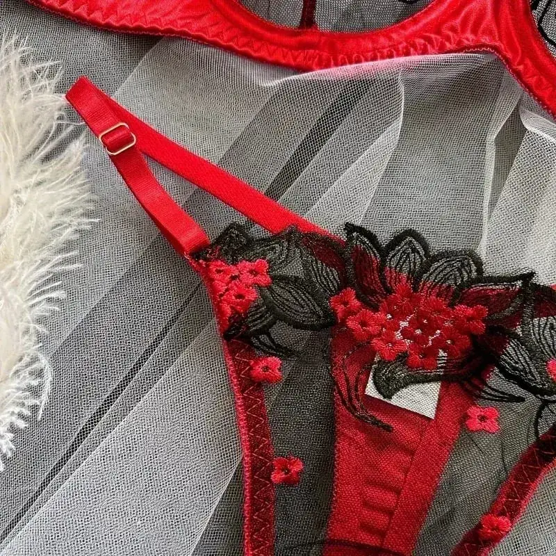 2-piece women's black comfortable lightweight semi transparent lingerie set Fancy Lingerie Floral Lace Bra Set Luxury Underwear