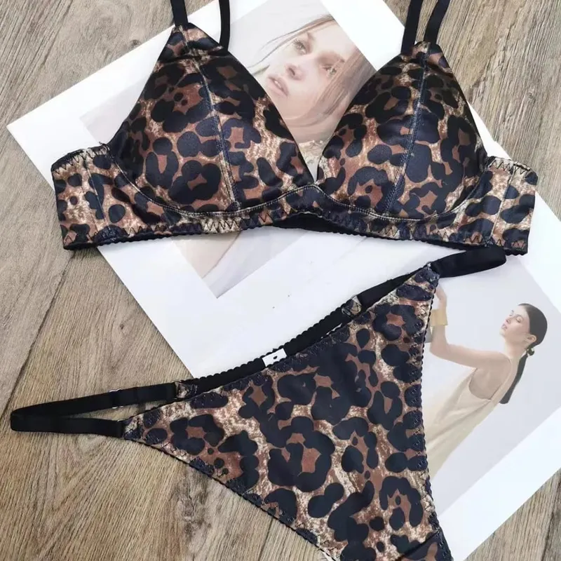 Triângulo copo fino forrado suave cetim sutiã e pinças define roupa interior leopardo sem fio sem costura lingerie sexy feminino íntimos