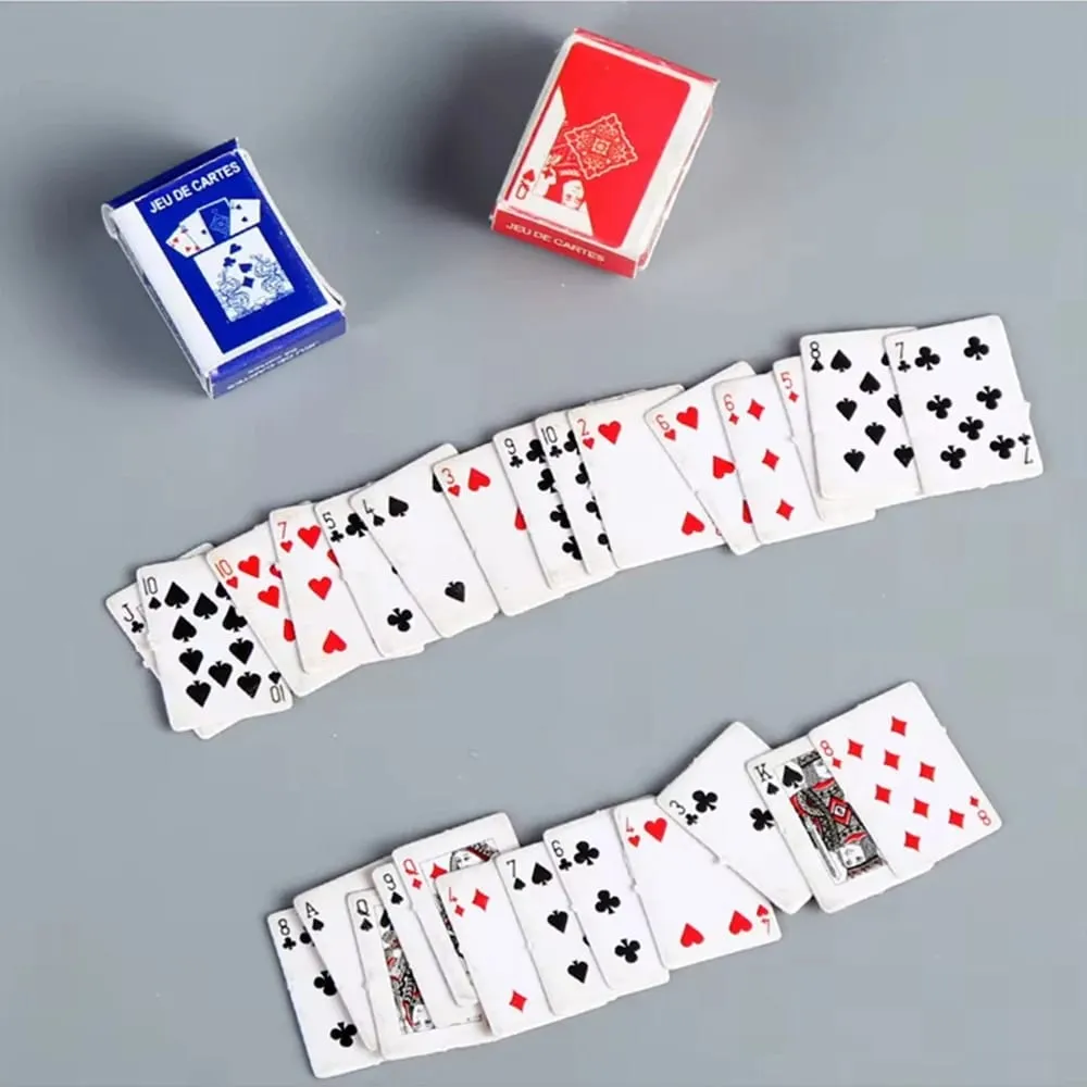 Mini cartas de jogo de pôquer, engraçadas, fofas, super pequenas, presentes, brinquedos de viagem, adereços de brincadeira, cartão de pôquer em miniatura