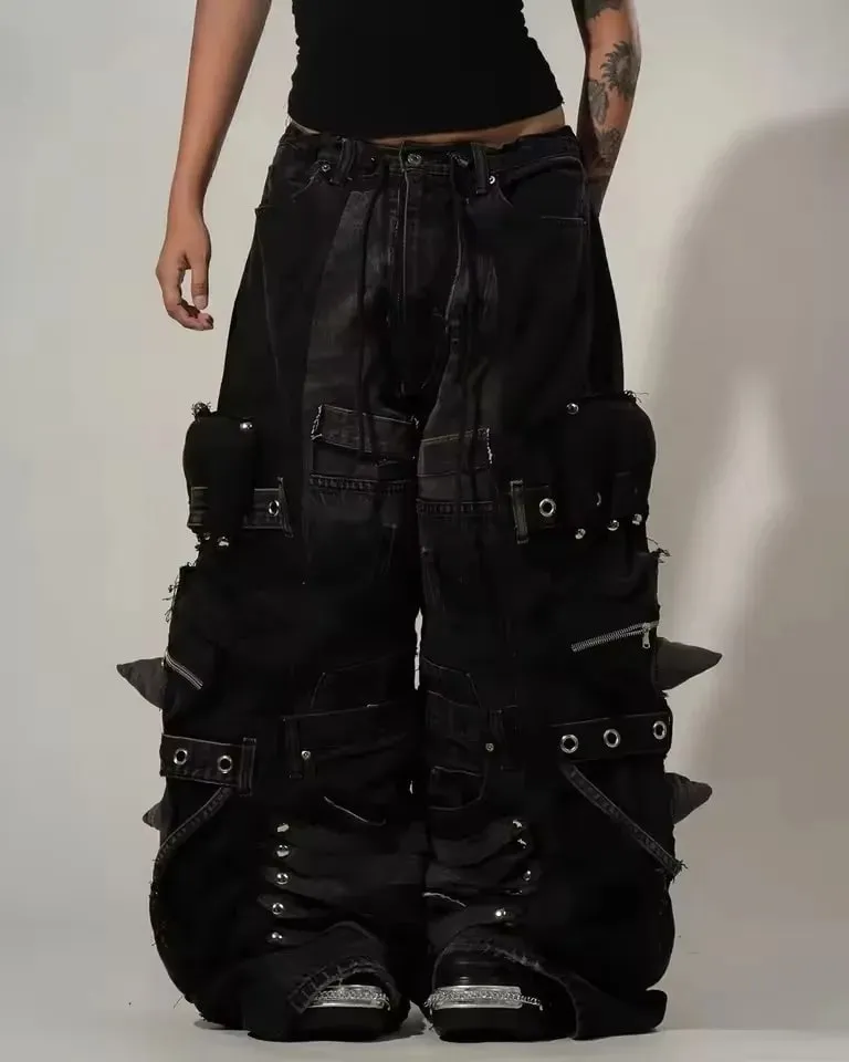 Y2K Black Oversized Cargo Jeans Men Heavy Strap Buckle Stud Zip Pocket Distressed Detail Streetwear Casual Wide Leg Fashion Pant