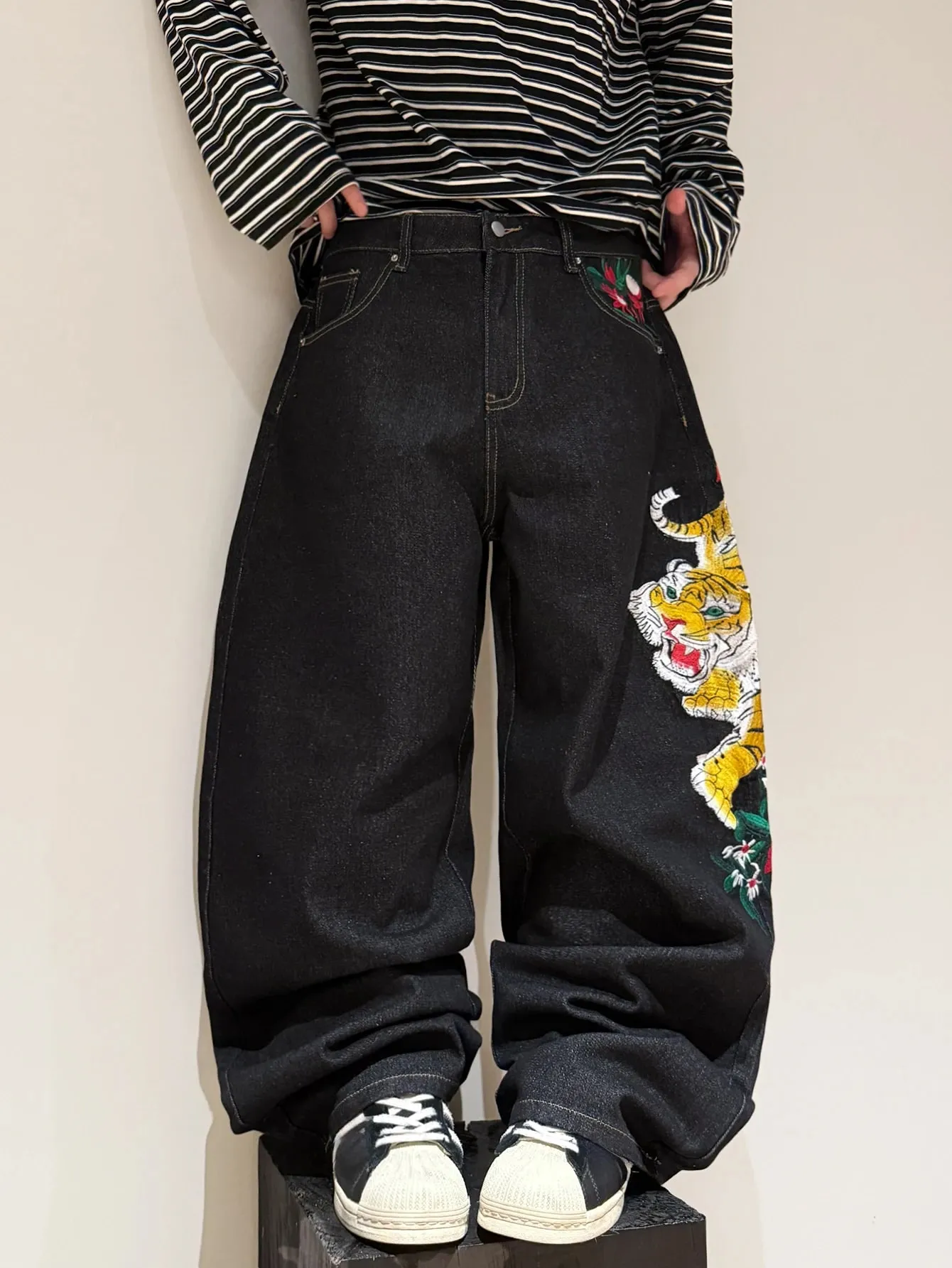 Jean noir ample à jambes larges pour hommes, pantalon droit polyvalent, Design de broderie de tigre rétro américain Y2K Street Hip-Hop tendance polyvalent