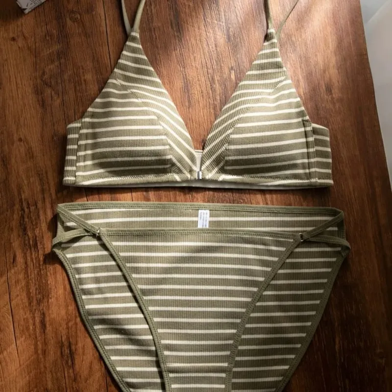 Presságio conjunto de sutiã de fechamento frontal verão fino cinta de espaguete sexy triângulo copo sem costas conjunto de lingerie 32-38 tamanho
