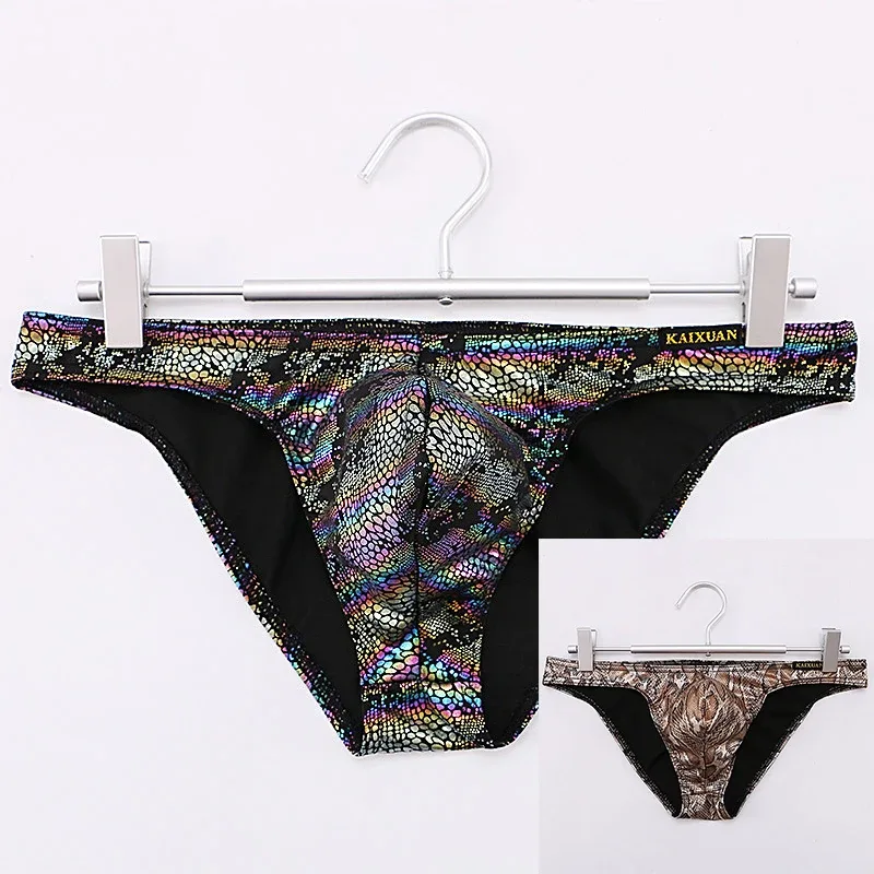 Cuecas masculinas estampadas de pele de cobra com bolsa de protuberância sexy cueca de biquíni confortável da marca WANGJIANG