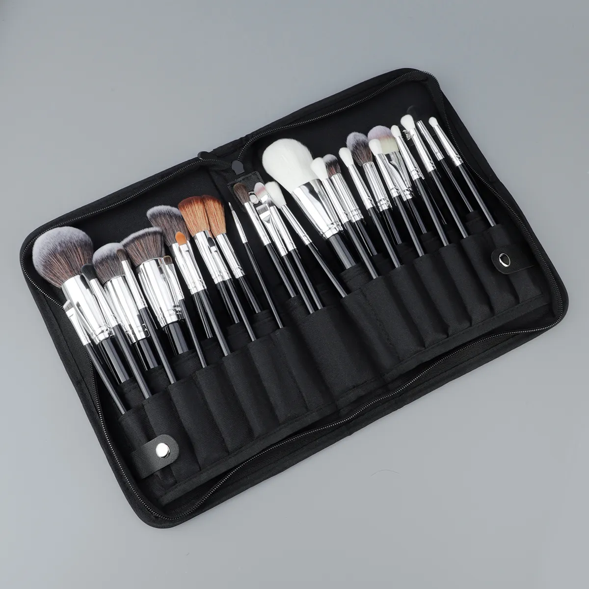Conjunto de pincéis de maquiagem profissional, 30 peças com bolsa de armazenamento portátil, cerdas pretas e brancas, atendem totalmente às necessidades de maquiagem