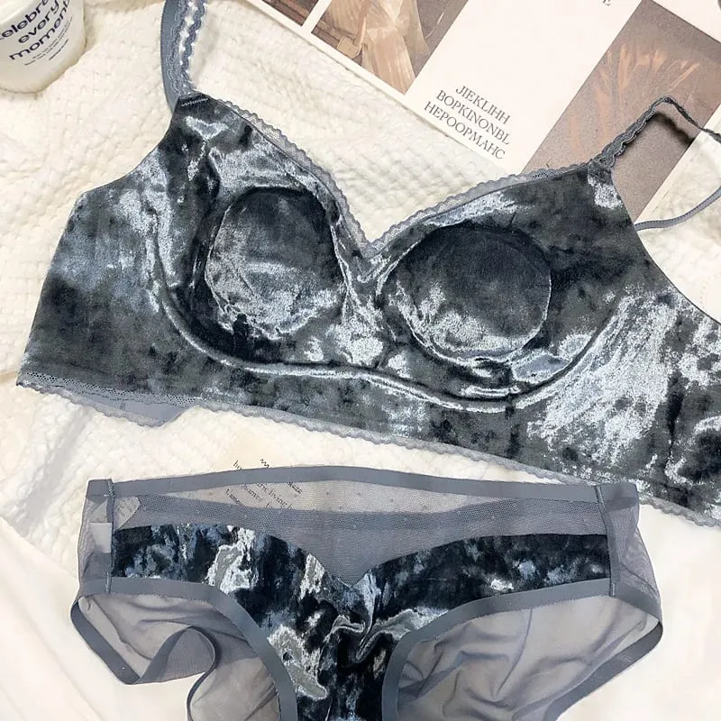 Autumn Winter Warm Velvet Trackless Bra Set Comfortable Wireless Lightweight Comfortable Lingerie For Women Sexy Underwear Sets